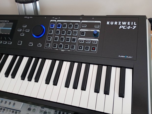 Kurzweil PC4 - 7 szintetiztor