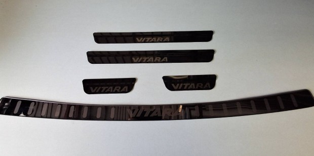 K�sz�bv�d� szett csomagt�r�lv�d�vel 