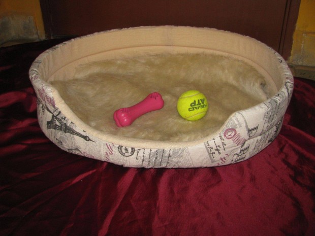 Kutya macsk�k fekhely 60x50 �j ov�lis pl�ss �s j�t�k �r alatt