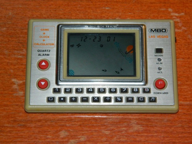 Kvarcjtk MBO Las Vegas 7004 Game + Clock + Calculator 1982