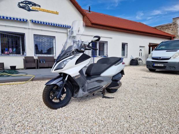 Kymco Downtown 300