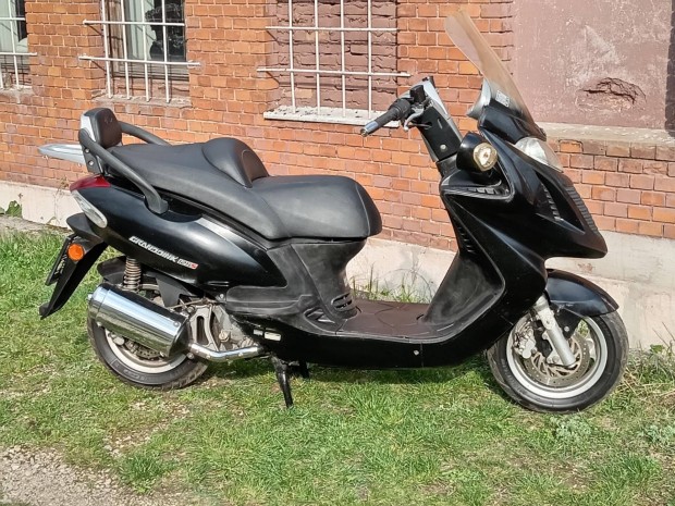 Kymco GRAND DINK 125 S facelift keveset futott