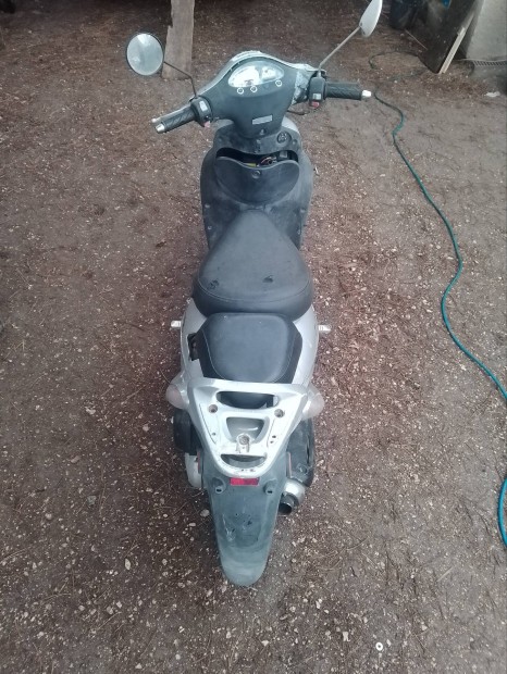 Kymco People 50 2t alkatr�szek alkatr�sz 