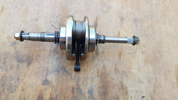 Kymco People S 125 - 150 f�tengely