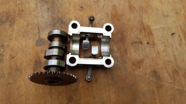 Kymco People S 125 - 150 vez�rm�tengely himb�val