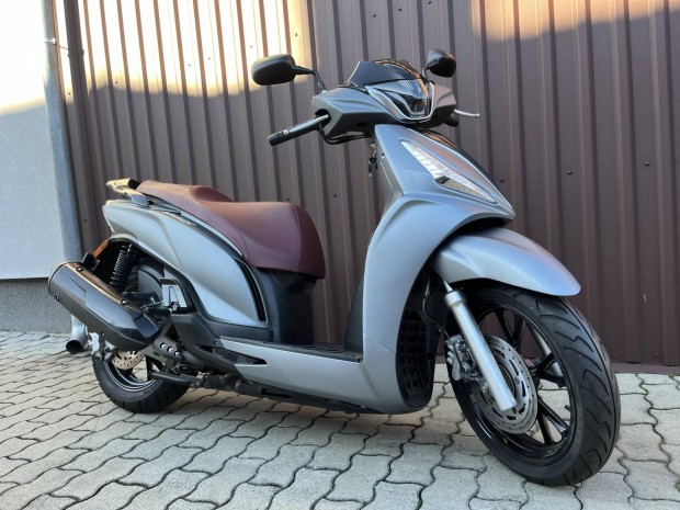 Kymco People S 300