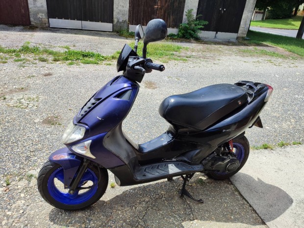 Kymco Super 9 robog elad 
