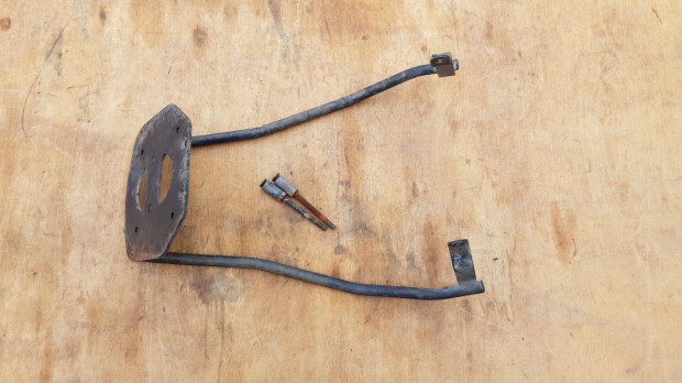 Kymco Xciting 250 - 500 doboztart� konzol