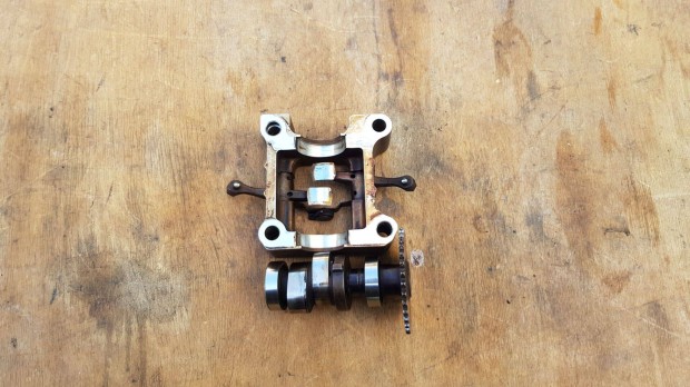 Kymco Xciting 250 vez�rm�tengely himb�val