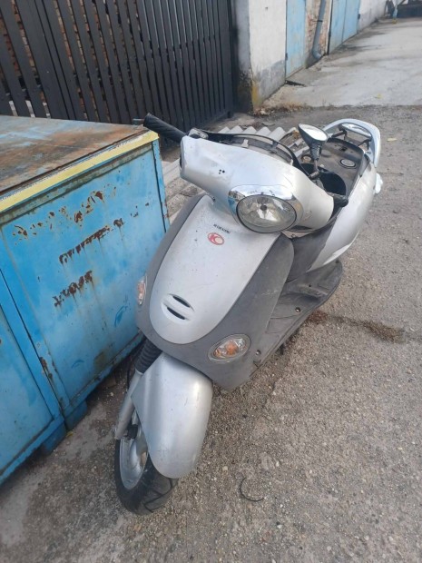 Kymco Yup bontott alkatrszek 