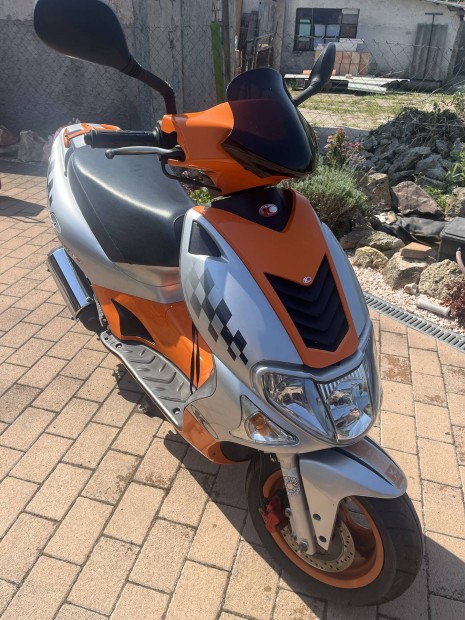 Kymco super 9