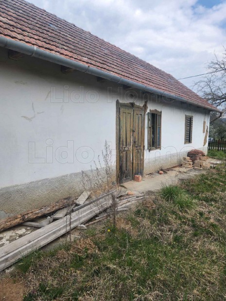 L�TR�NYI CSAL�DI H�Z ELAD�