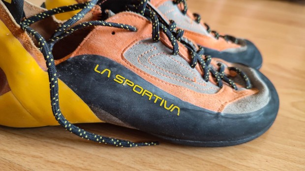 LA Sportiva mászócipő