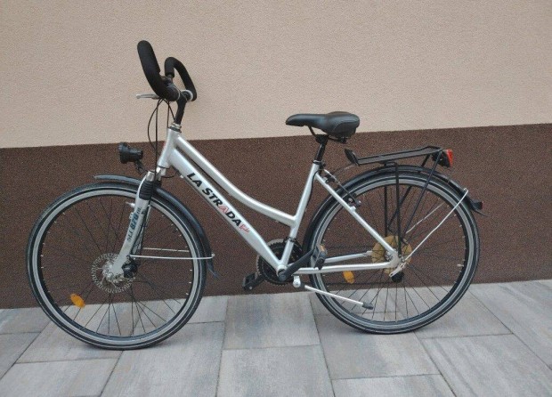 LA Strada 28"-os , trcsafkes, agydinams, teleszkpos, aluvzas,