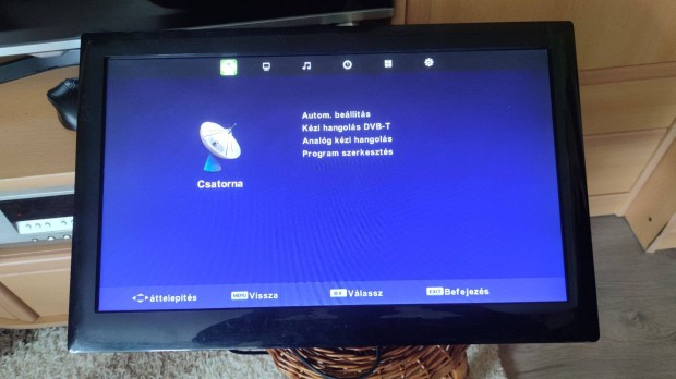 LCD TV monitor 21,6"