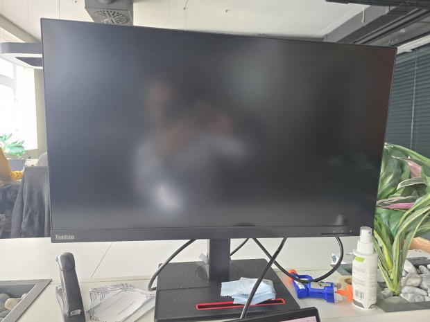 LCD monitor elad 