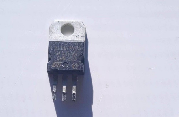 LD 1117A V stabiliztor IC , 2,5 V out , bontott , mkdik