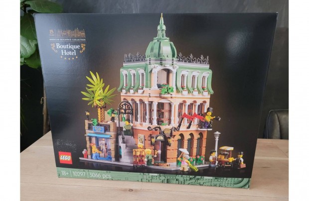 LEGO 10297 Boutique Hotel