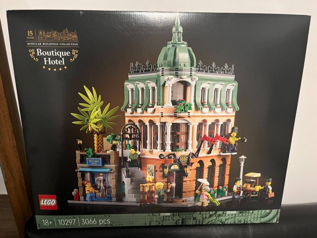 LEGO 10297 Boutique Hotel