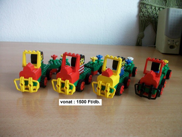LEGO 4213 kszletbl vonatok
