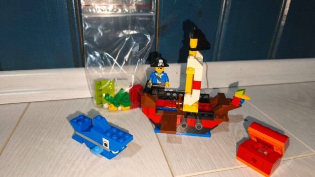 LEGO 6192 - Pirates Building Set