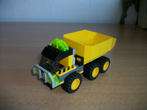 LEGO 6600 készletből a teherautó