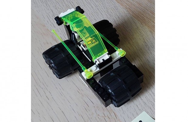 LEGO 6851, Tri-Wheeled Tyrax, lerssal (LEGO Space Blacktron II)