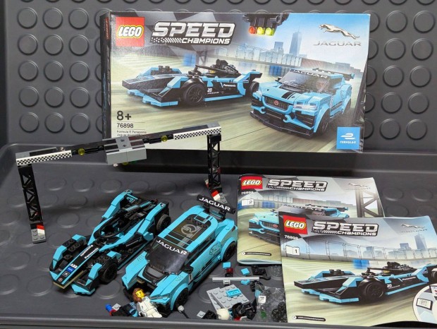 LEGO 76898 Formula E Panasonic Jaguar Racing GEN2 Car & Jaguar I-PAC