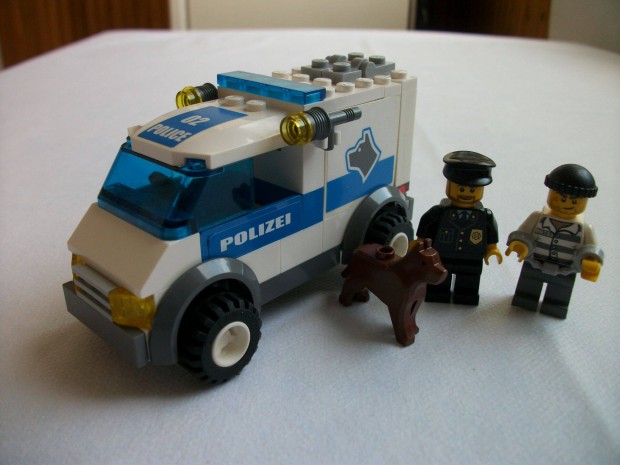 LEGO 7744 készlet rendőr autója
