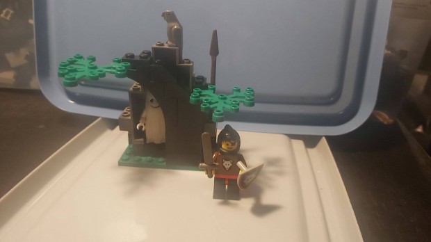 LEGO Castle 1596 ghostly hideout