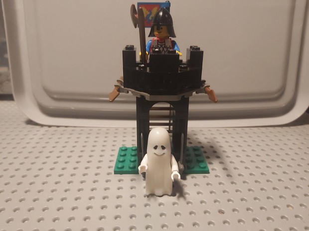 LEGO Castle 1888 black knight guardshack