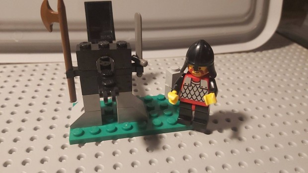 LEGO Castle 1917 black knight catapult