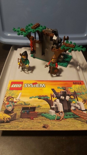 LEGO Castle 6024 dark forest - bandit ambush