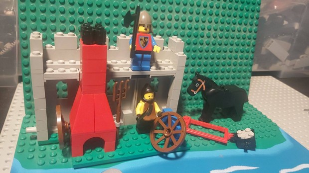 LEGO Castle 6040 blacksmith shop