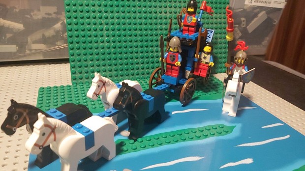 LEGO Castle 6055 prisoner convoy