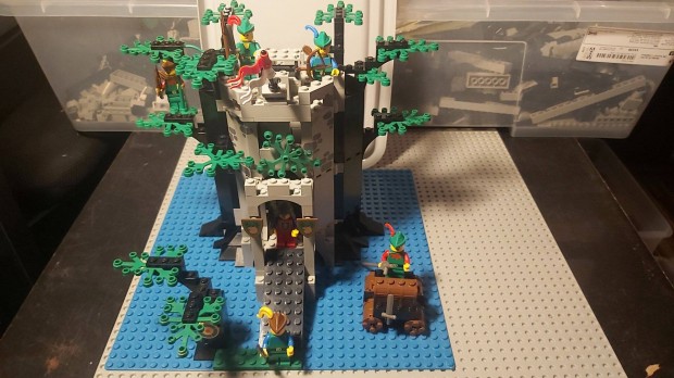 LEGO Castle 6077 forestmen river fortress