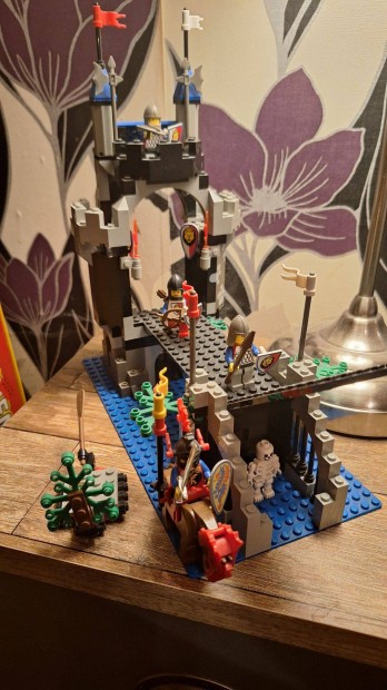 LEGO Castle 6078 royal drawbridge