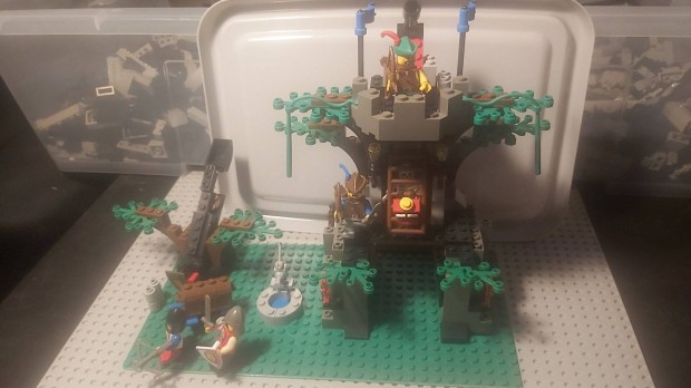 LEGO Castle Dark Forest 6046 hemlock sronghold
