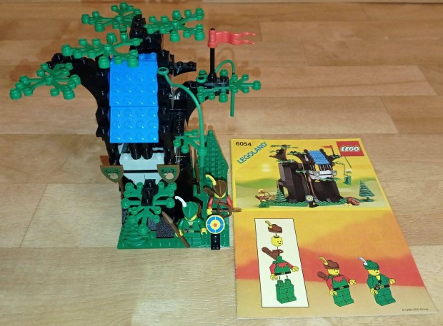 LEGO Castle, Forestmen: 6054 - Forestmen's Hideout