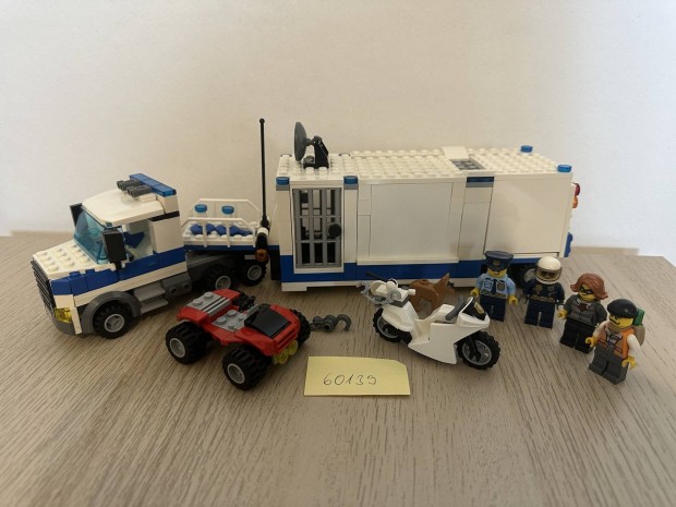 LEGO City 60139 - Mobil rendrparancsnoki kzpont