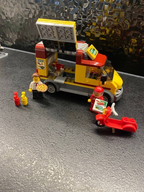 LEGO City 60150 Pizza Van