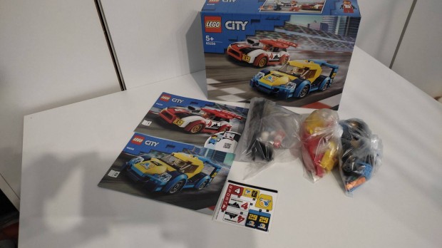 LEGO City 60256 - Versenyautók - dobozos, újszerű