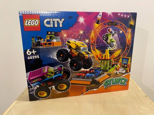 LEGO City 60295 Kaszkadr show arna j, bontatlan