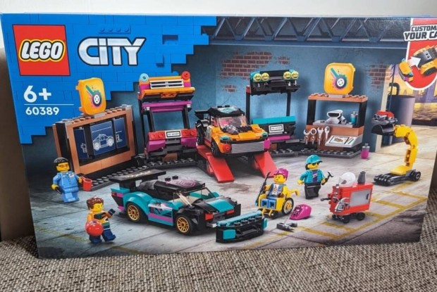 LEGO City 60389 Egyedi autk szerelmhelye