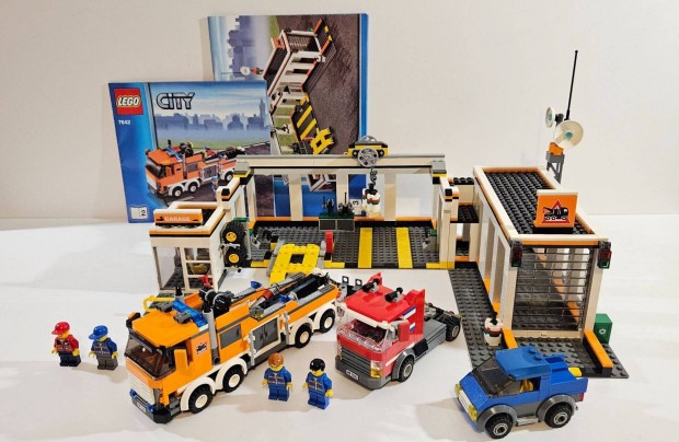 LEGO City - 7642 - Truck Garage