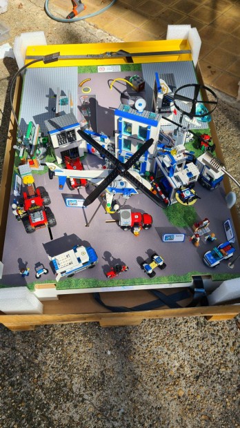 LEGO City rendrsg interaktv asztal