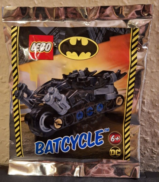 LEGO DC Super Heroes 212222 Batcycle