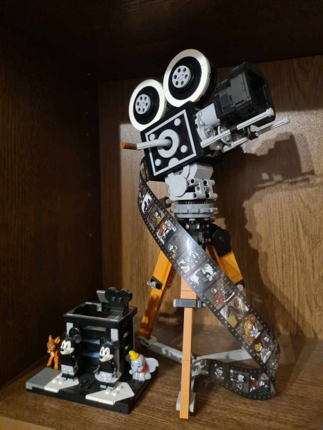 LEGO Disney 100 - Walt Disney Tribute Camera (43230)