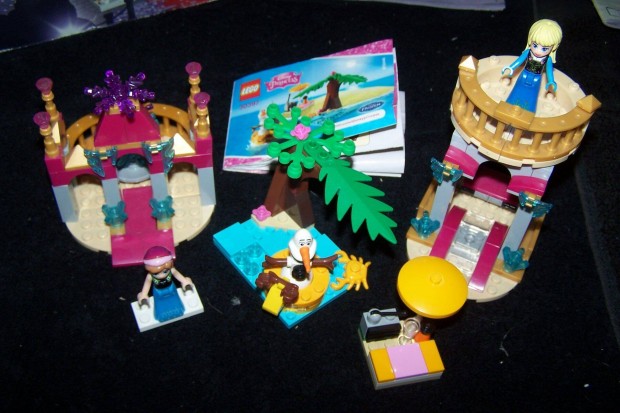 LEGO Disney Princess 30397 Olaf nyaralása + Elsa Anna figurák palotáva