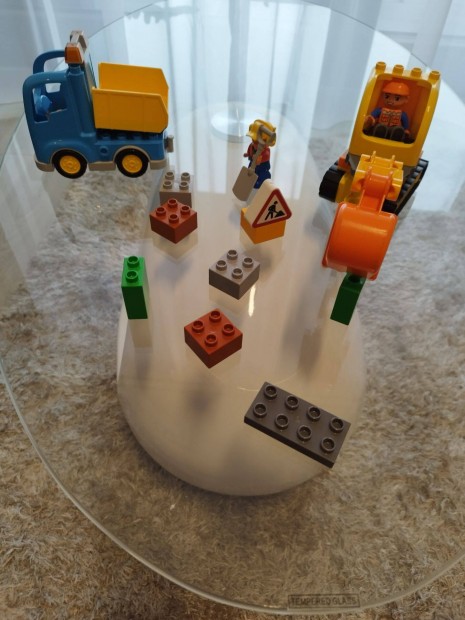 LEGO Duplo - Teheraut s lnctalpas exkavtor (10812)